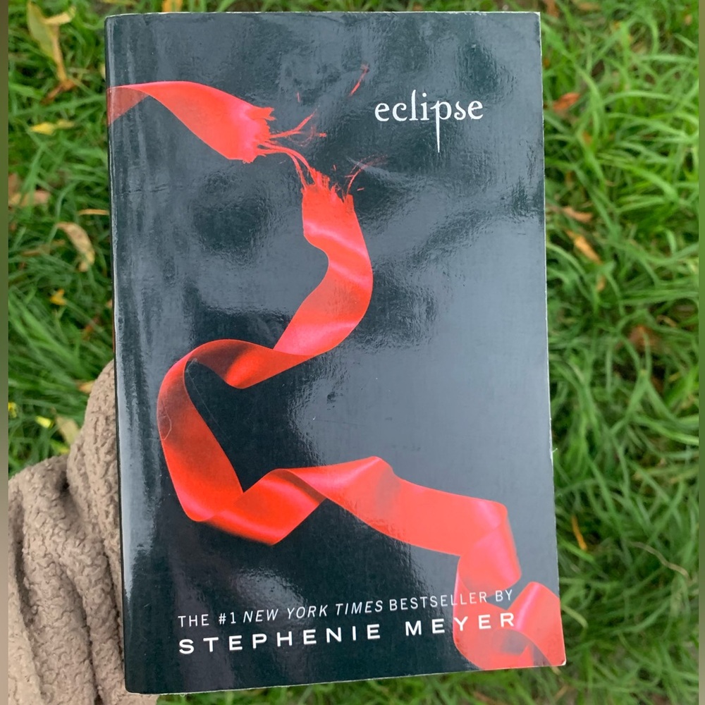 Eclipse by Stephenie Meyer - Paperback